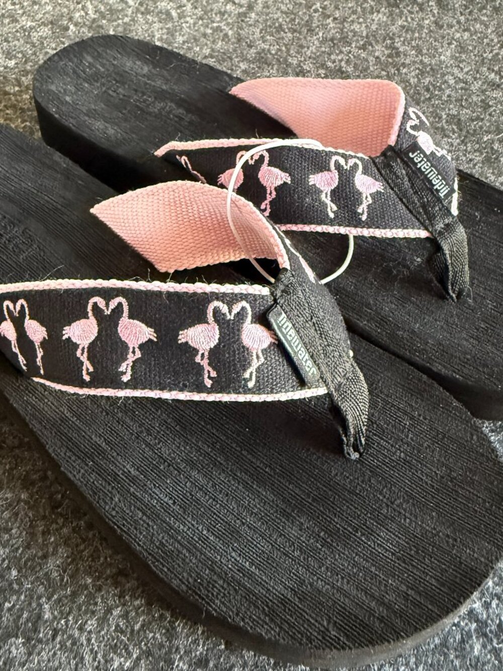 Tidewater Pink Flamingos Flip Flops Women’s 8 NWOT